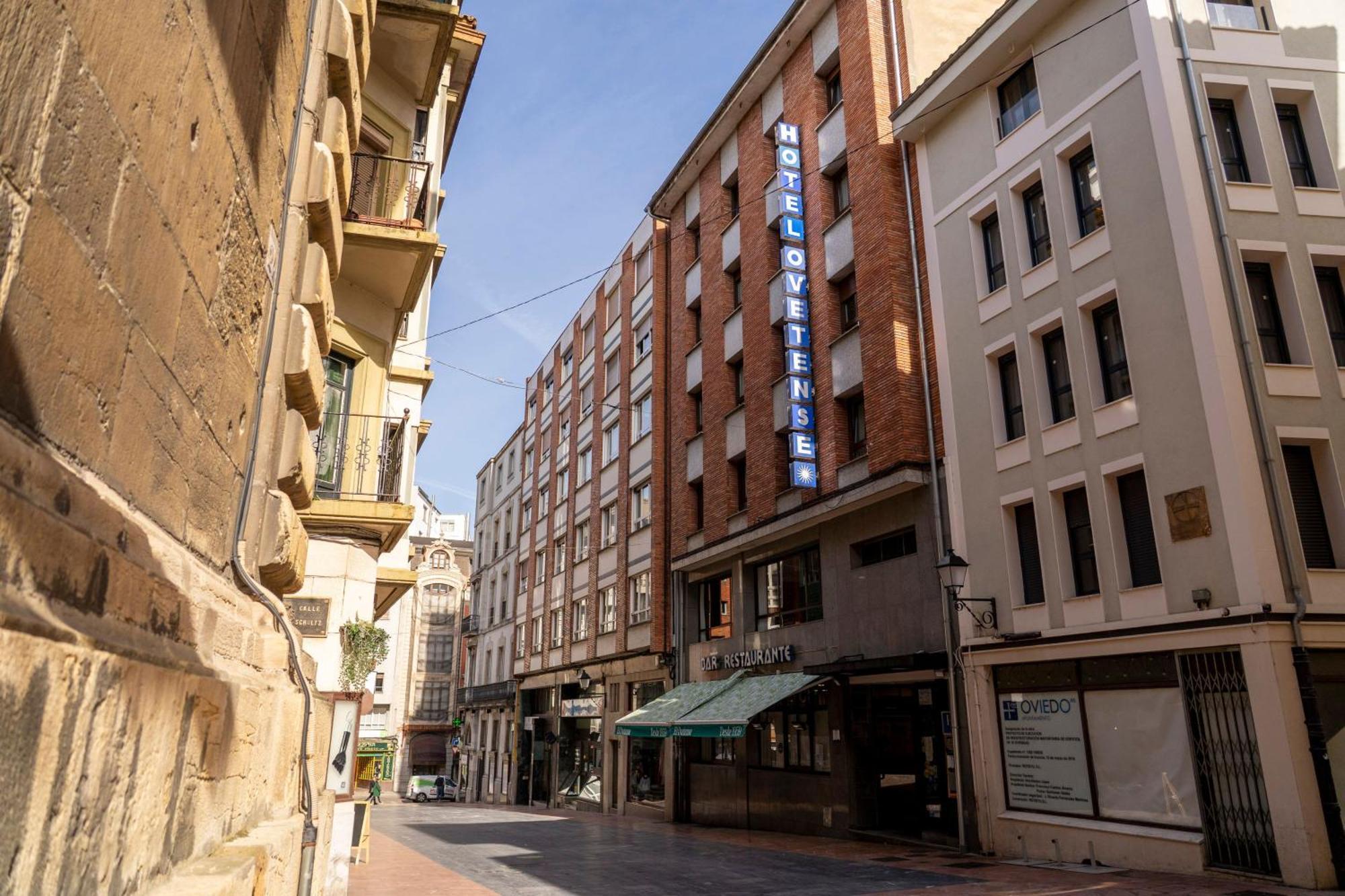 Hotel Ovetense Овиедо Екстериор снимка